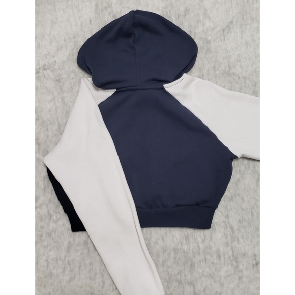 FILA Cropped Hoodie - Picture 2 of 4